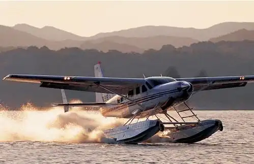 美国赛斯纳飞机公司及其销售代理香港航材有限公司与青岛圣龙通用航空