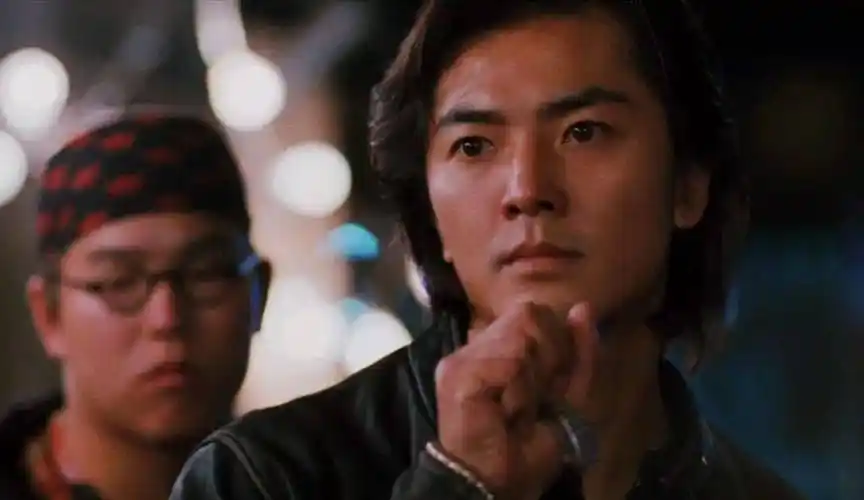 56岁郑伊健苍老憔悴认不出,定居国外至今无子,变化太大了