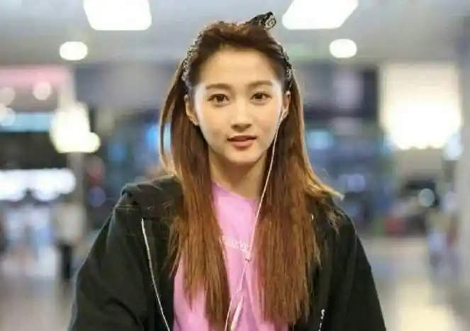 华晨宇关晓彤牵手跳舞,两人相视一笑画面超甜,鹿晗要坐不住了_嘉宾_男