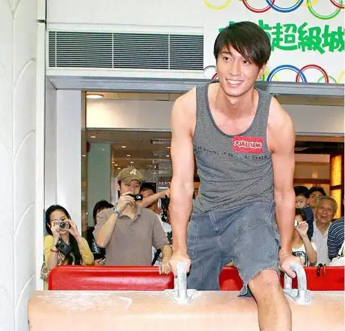 吴卓羲 ron ng 生活照 #256