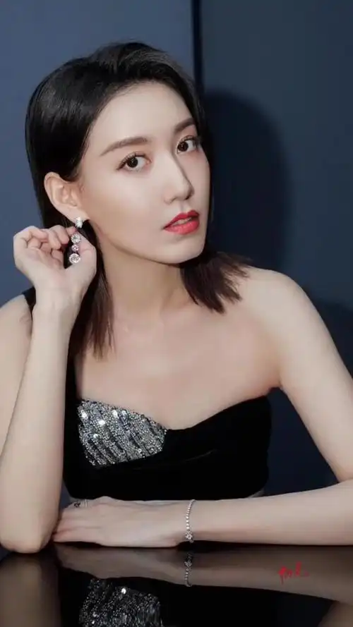 高露,中国内地女演员