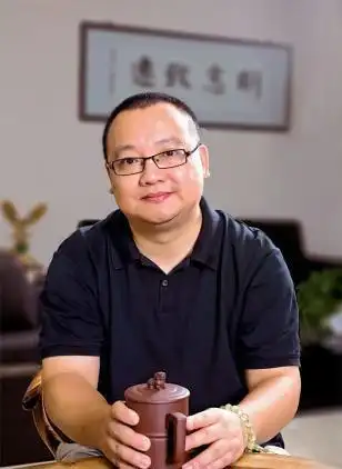 万山--深圳市七彩虹科技发展有限公司董事长介绍