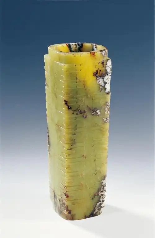 十节玉琮 良渚文化(公元前3300年-前2300年) 2001年四川成都金沙遗址