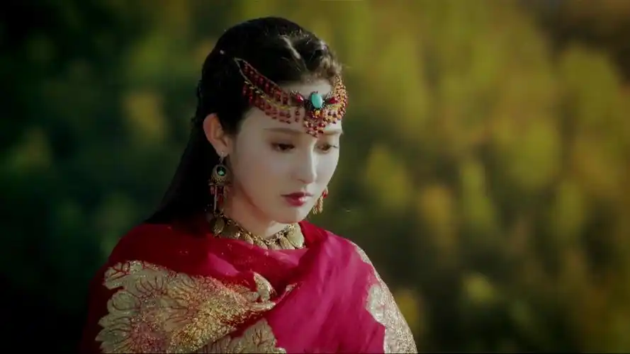 东宫小枫个人舔颜向红衣沙漠一笑倾城