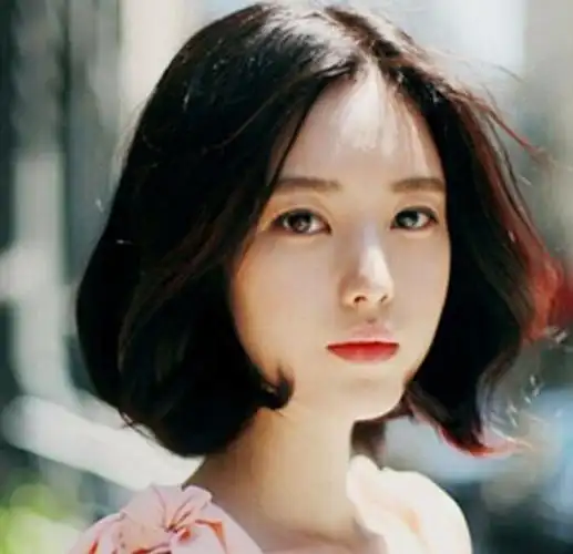 还在剪"波波头","酒窝短发",可爱显脸小|刘海|发型|齐刘海|脸型_网易