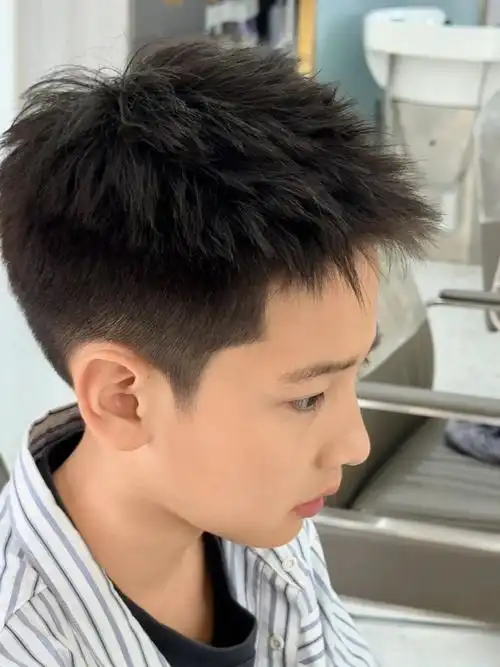 男孩子的个性发型