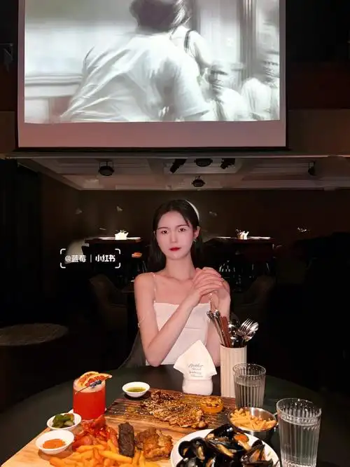 中秋节约会假装自己在法国度假