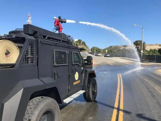 特警加消防你说有没有搞头