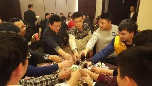 社交规则:合理的饭局,应该留一个人不喝酒