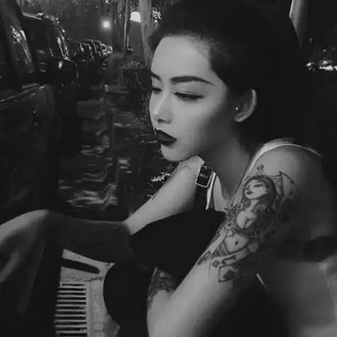 高清纹身女孩头像 女生头像图片大全 -【爱个性】