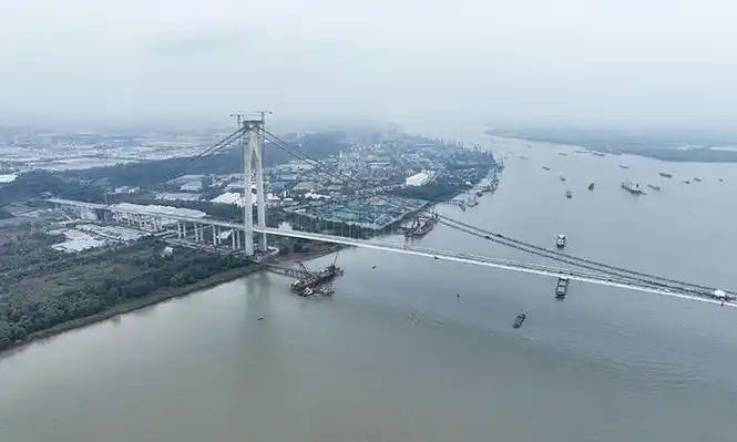 南京仙新路过江通道跨江大桥合龙__财经头条