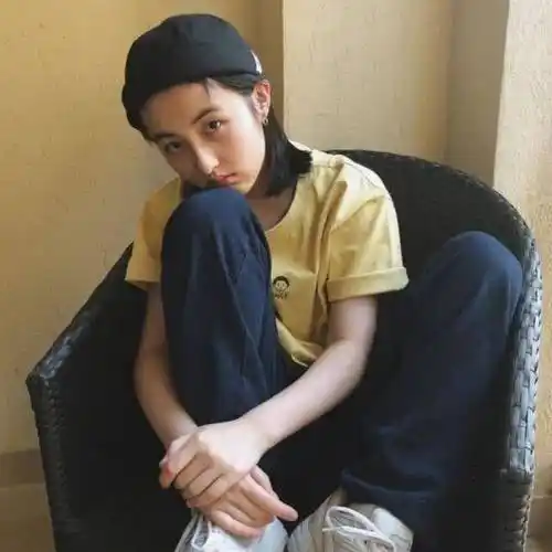 原创向往的生活好评不断小年纪老戏骨张子枫教你日系穿搭