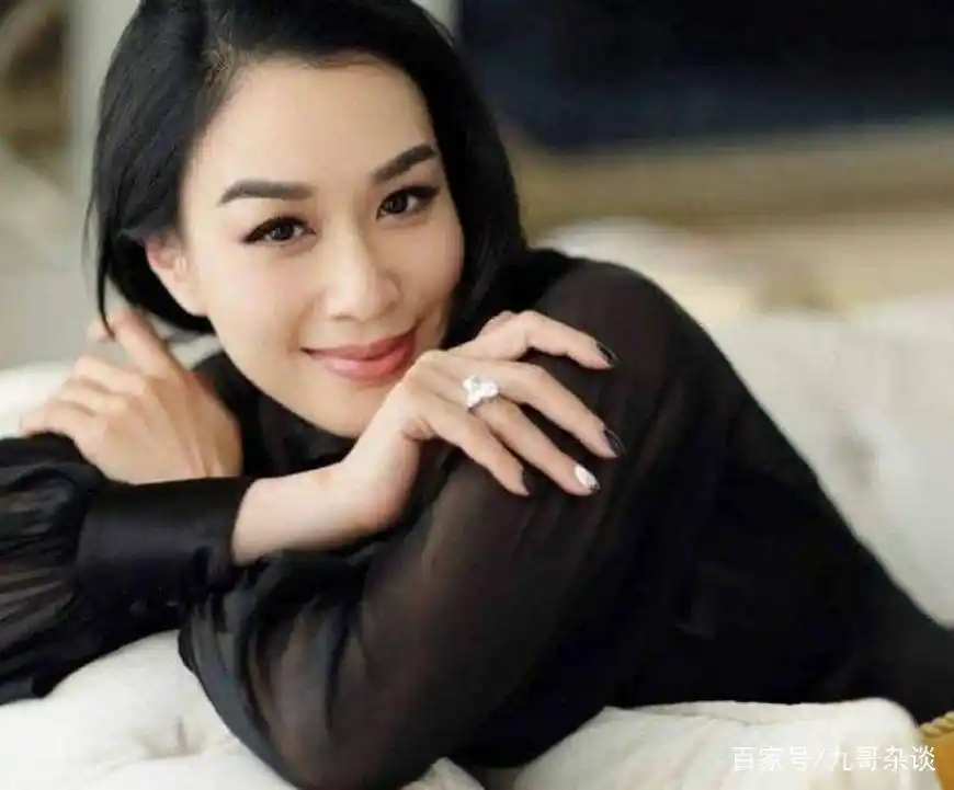 第一,张敏 ,大概是和周星驰合作的最多的女影星了吧!