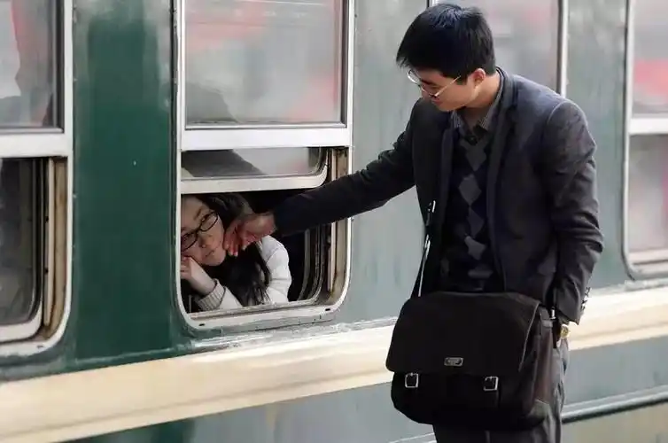 镜头下十张催泪的分别照十个离别故事