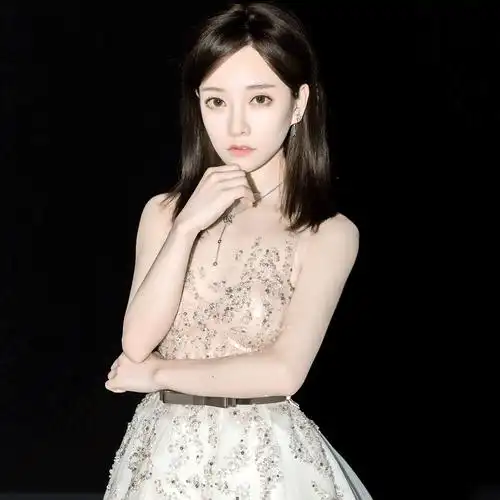 b站当红人气女主播冯提莫生活写真系列照片