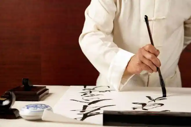 老人写毛笔字图片_全景网