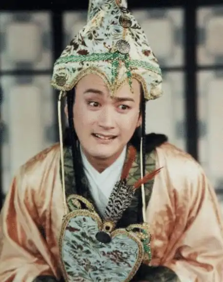 还记得《风云》中的文丑丑吗?当初嫌他娘,如今man到不敢认!