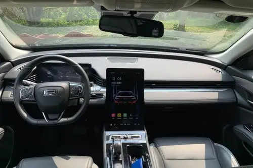 观致7的内饰设计灵感来自于"海岸线",打造出灵动的层次空间.