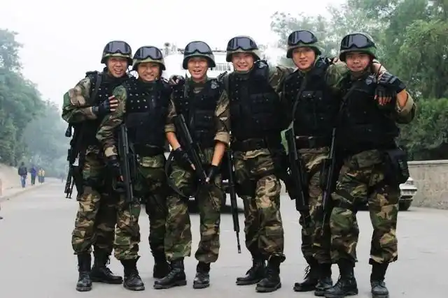 绝密押运(2008年孔笙执导的电视剧)_尚可名片