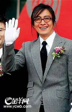 哇,裴勇俊变得这么丑