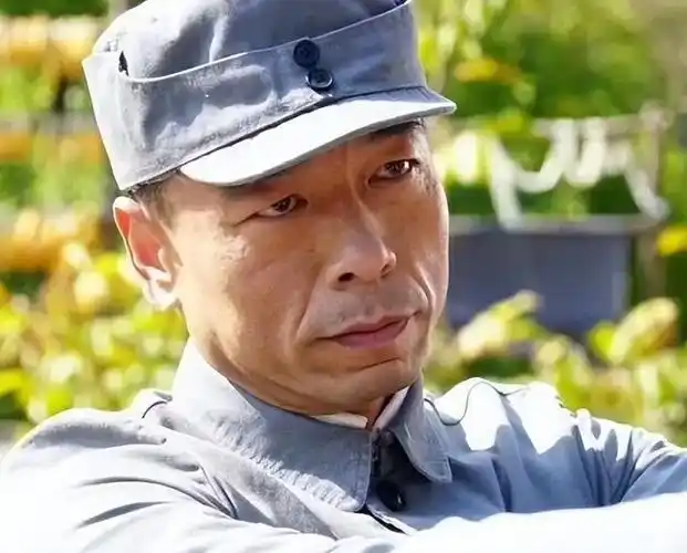 王挺:与初恋相恋10年,结婚1年就离婚,二婚娶小妻子,50岁当爸