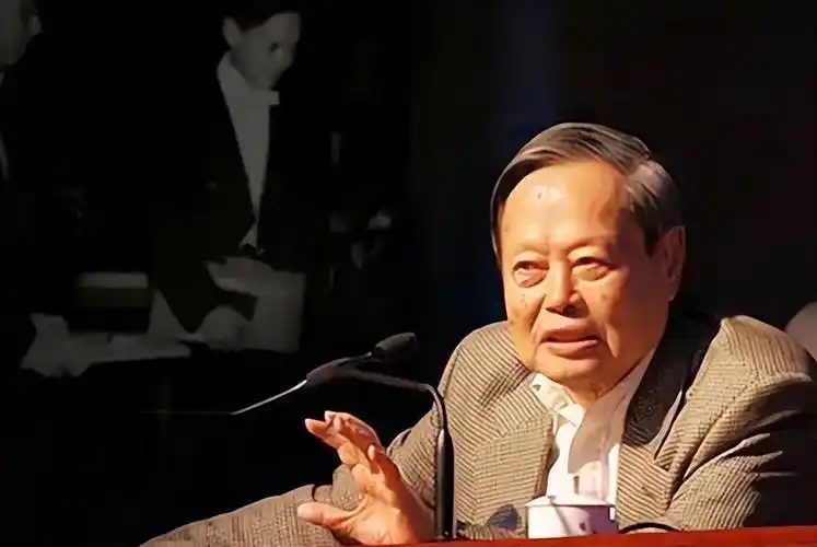 杨振宇的个人资料(100岁杨振宁回国养老19年) - 散下步