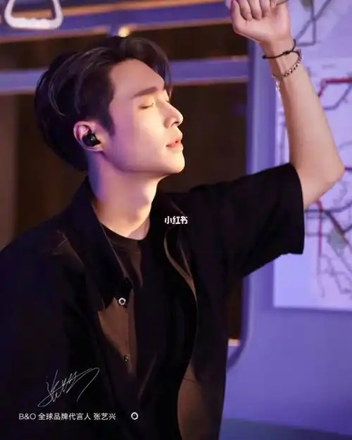 张艺兴_instagram_街舞_ins_娱乐_明星娱乐资讯