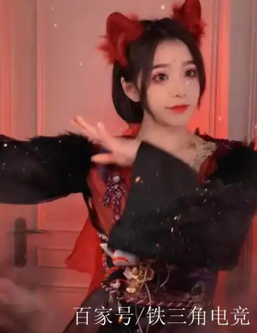 变装"不吃香"了,女主播cos秀更圈粉?看刘思瑶cos卖萌:太惊喜