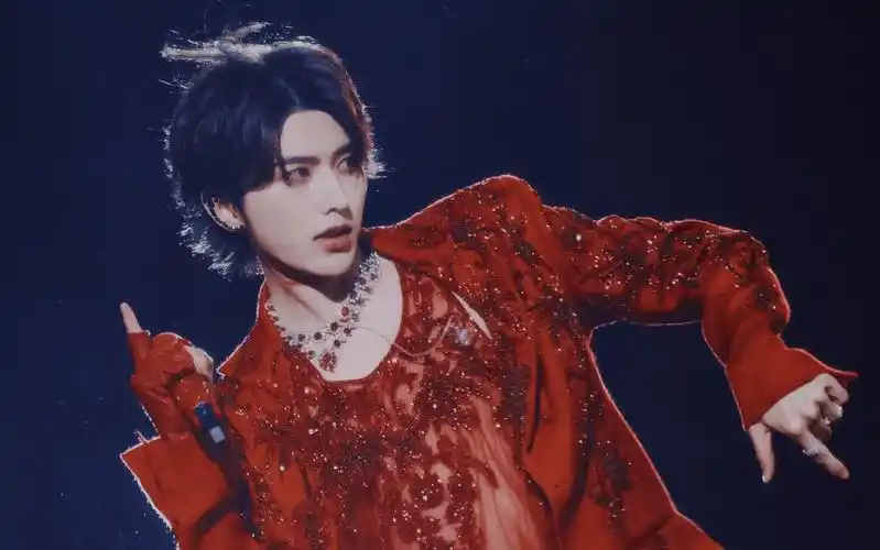 【蔡徐坤】个人演唱会新歌《现象》舞台首秀