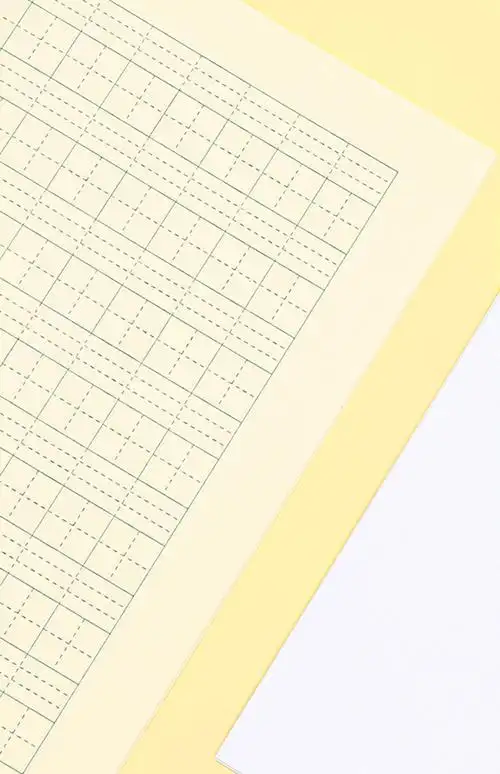 小学生拼音田字格本方格写字练字簿小学数学英语专用本子练习作业24k