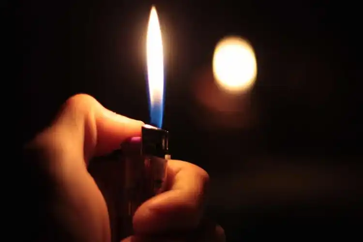 灰姑娘的打火机