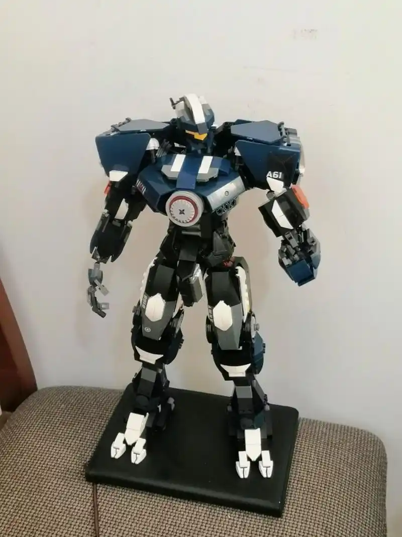 乐高机甲后续 这是参考环太平洋里流浪者的机形制作的,有些不同,上