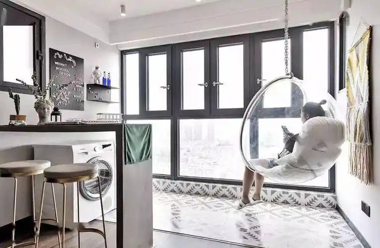 在阳台靠窗的位置装个小吧台,喝茶观景,不要太惬意!