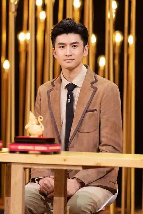 张云龙帅气时尚春节活动照图片58