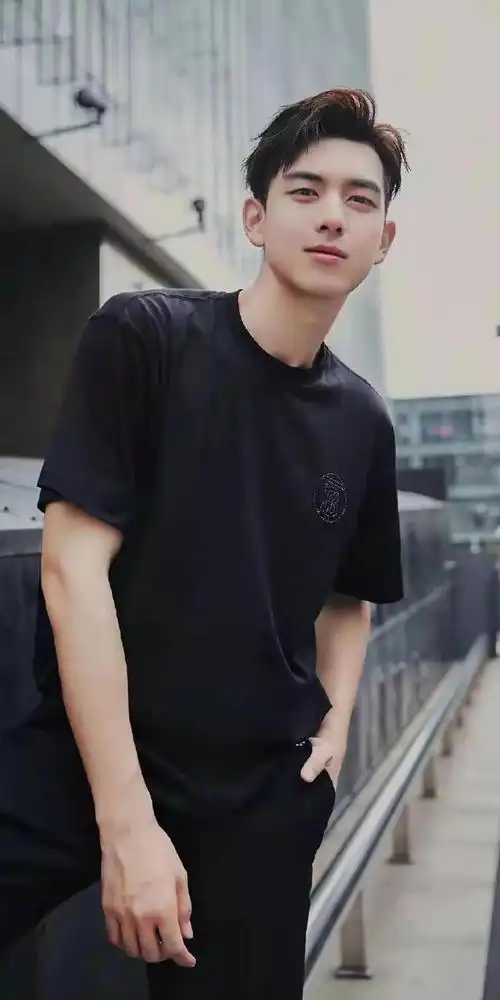 那些非常"耐看"的单眼皮男星,有颜值有演技,越看越有魅力