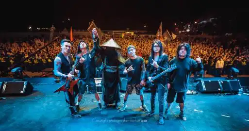 葬尸湖乐队official