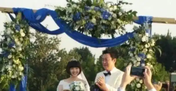 结婚后不久,蒋小涵便迎来了生命的奇迹——她怀孕了.