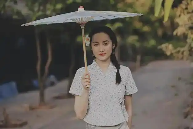 吕一的度假照她似乎好久没拍戏了