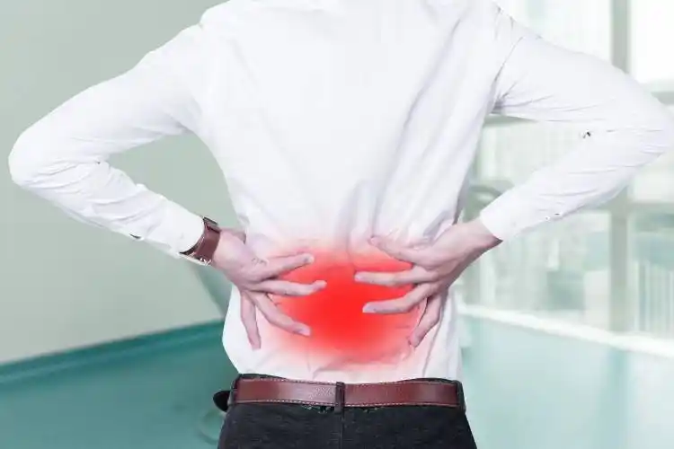 另外,长时间保持久坐的姿势还会导致腰酸背痛,容易压迫腰椎间盘,增加