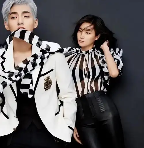 对于这个初出茅庐的新人,徐静蕾全方位关照,开拍后亲自带着吴亦凡飞到