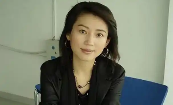 著名央视主持人王小丫最新消息:病床上19字留言催人泪下