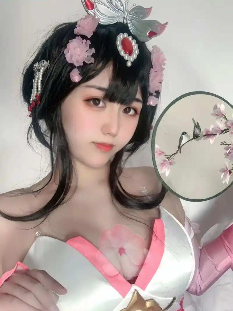 不到园林,怎知春色如许.甄姬游园惊梦cos图片版#王者 #c - 抖音