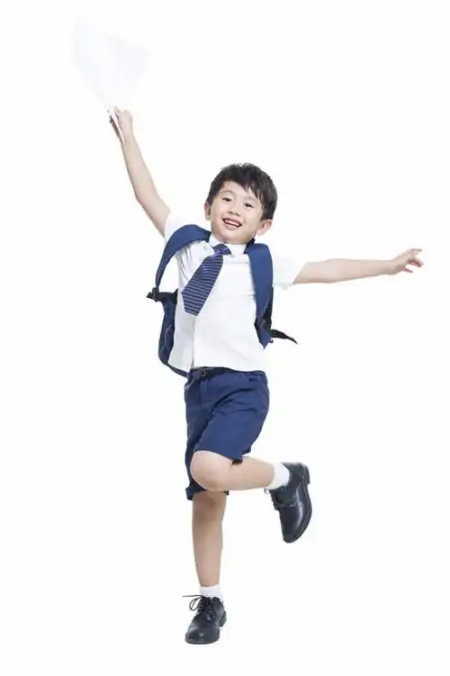 一个人,学生,站,跳,举,笑,微笑,露齿笑,竖图,室内,白天,留白,抠图