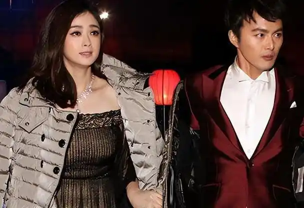 分手9年,再看叶祖新和蒋欣的"较量",才发现魔高一尺道高一丈