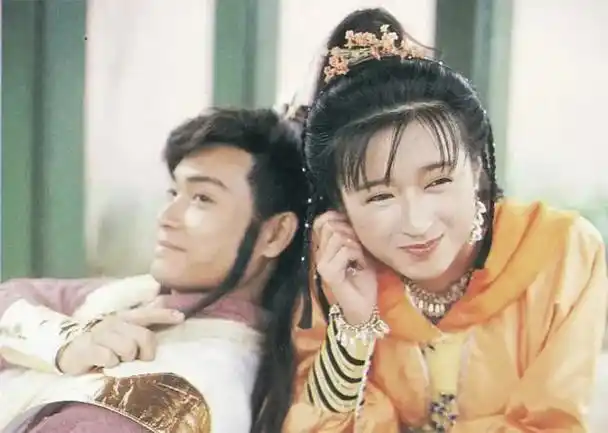 日月神剑演员表(30年前的港剧《日月神剑》)