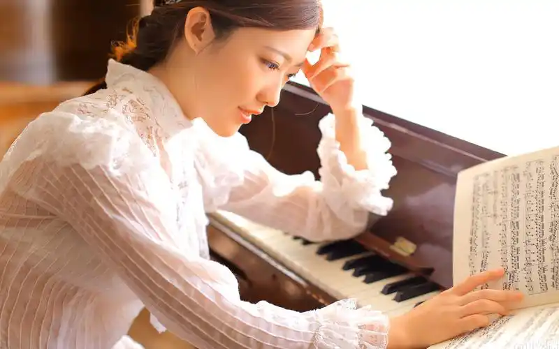 > 清纯美女治愈系风格写真图片桌面壁纸(1920×1200)