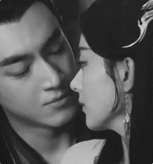 颜值长相真的不算出挑,赵丽颖搭档的林更新,杨幂曾合作的许凯,甚至