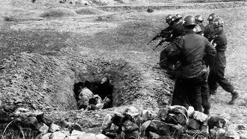 朝鲜战争平民坑重见天日逃生者讲述可怕经历