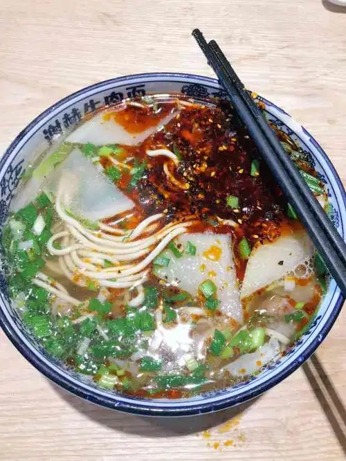 打分    /人 正宗兰州牛肉面,每次回家必吃!