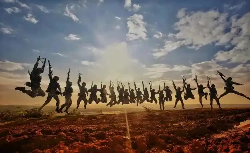 分享这些笑容只有军人才会有别人难以复制